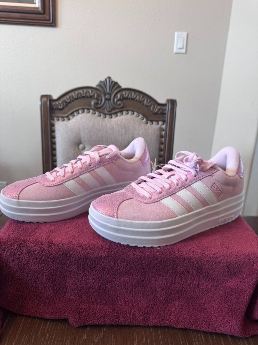 6 YOUTH PINK/WHITE ADIDAS SNEAKERS